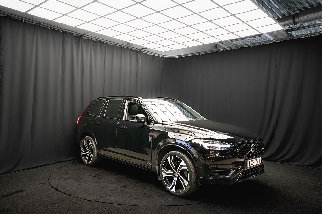 Volvo XC90 Recharge T8 AWD ULTIMATE DARK 7-sits B&W LUFT DRAG MOMS