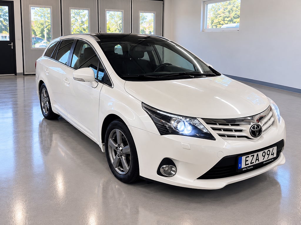Toyota Avensis Kombi 2.2 D-4D Executive Euro 5-Ny besiktad och service