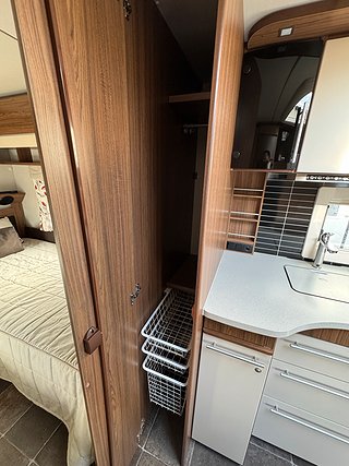 Husvagn, 1-axl Polar 700 TB LR Svit  17 av 22