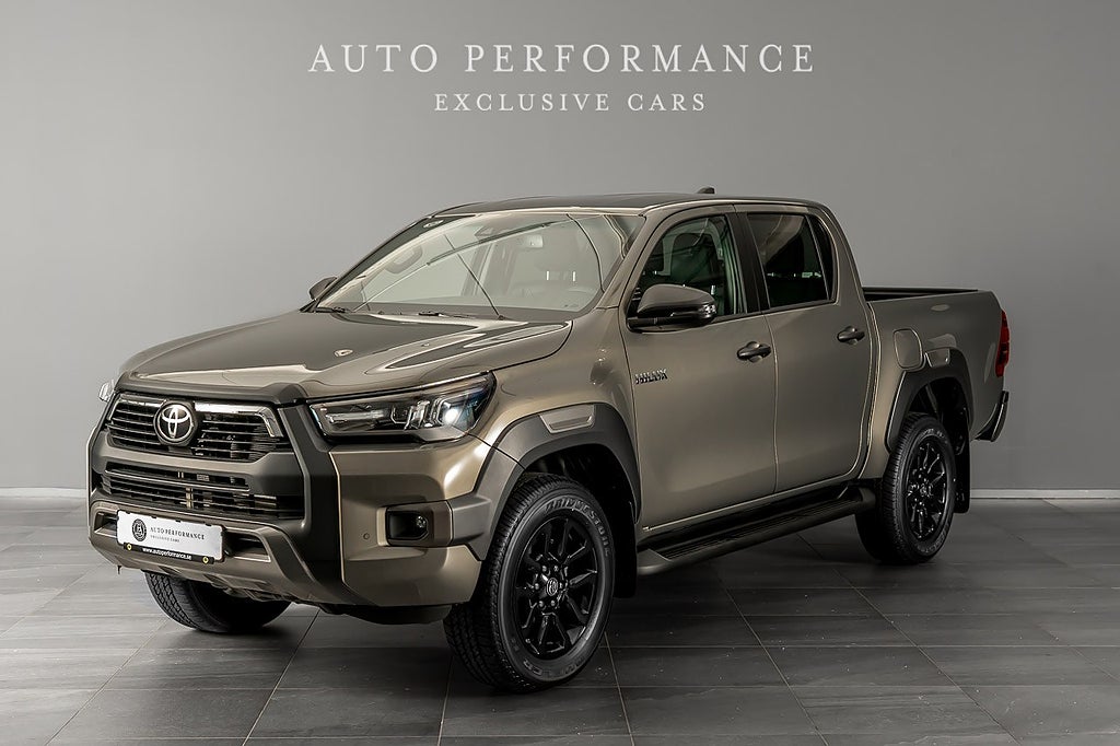 Toyota Hilux Invincible Doublecab Dragkrok Facelift / Hemleverans /