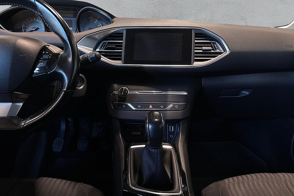 Peugeot 308 sw 1.2 PureTech 110 Active Nyservad 3-Brukare USB