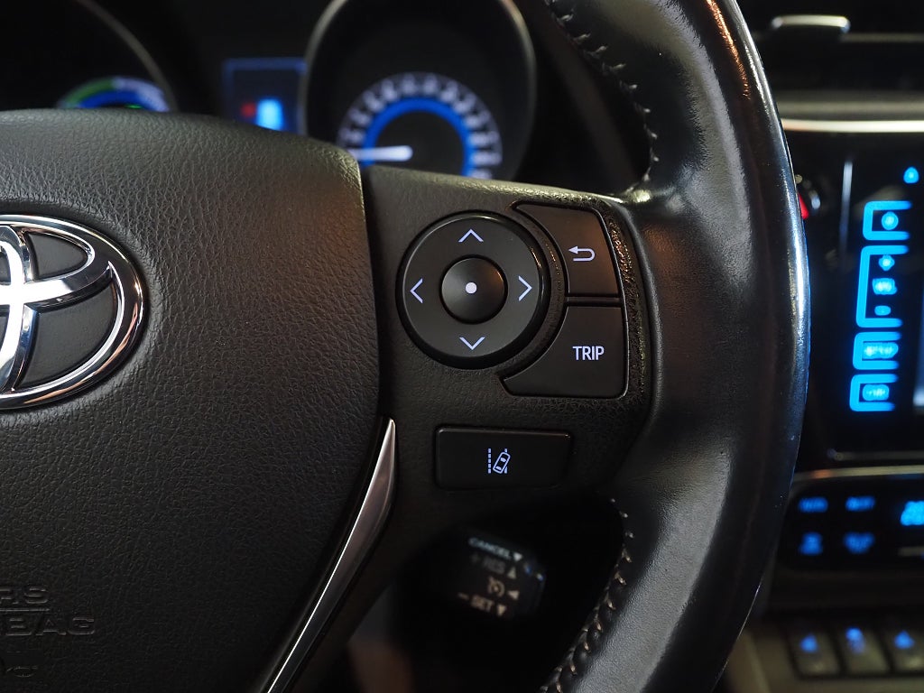 Toyota Auris Touring Sports Hybrid e-CVT Active 136hk | Bluetooth |