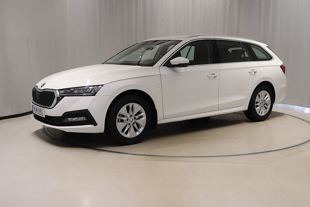 Skoda Octavia Kombi 1.5 TSI 115hk Drag Värmare Kamera Keyless 2024