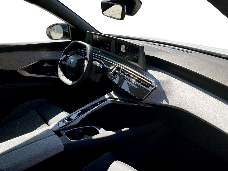Bild på Peugeot 3008 Allure Hybrid 145hk Aut B-KAMERA CARPLAY