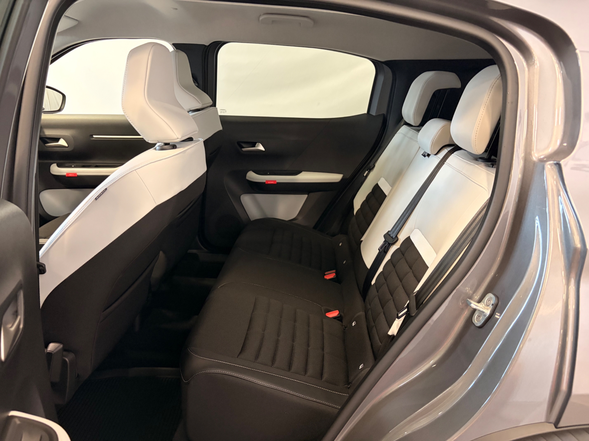Citroen C3 Aircross Plus PureTech 100hk 2026, bild 6/43