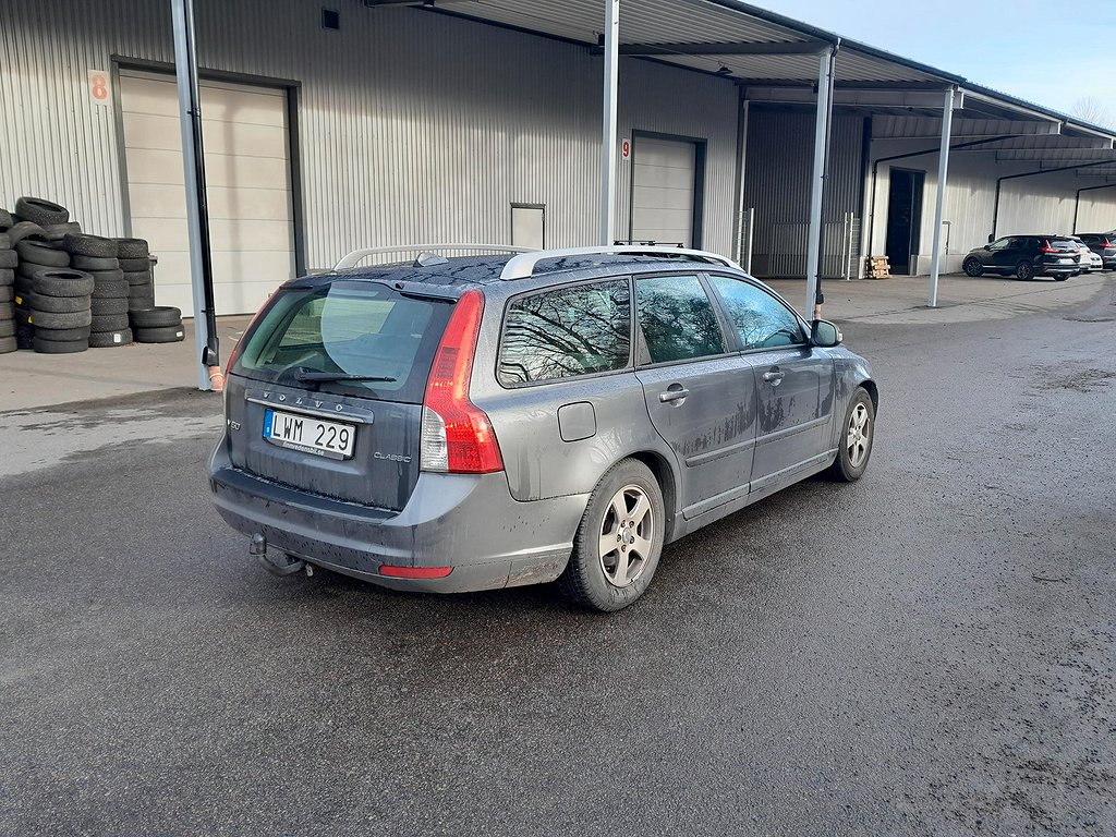 Volvo V50 D2 Kinetic attr_defs.Euro 5 Classic