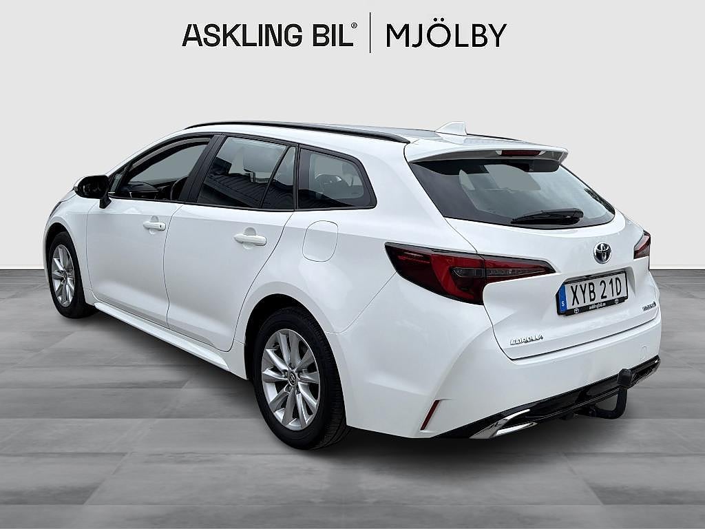 Toyota Corolla 2023 - miniatyr 3