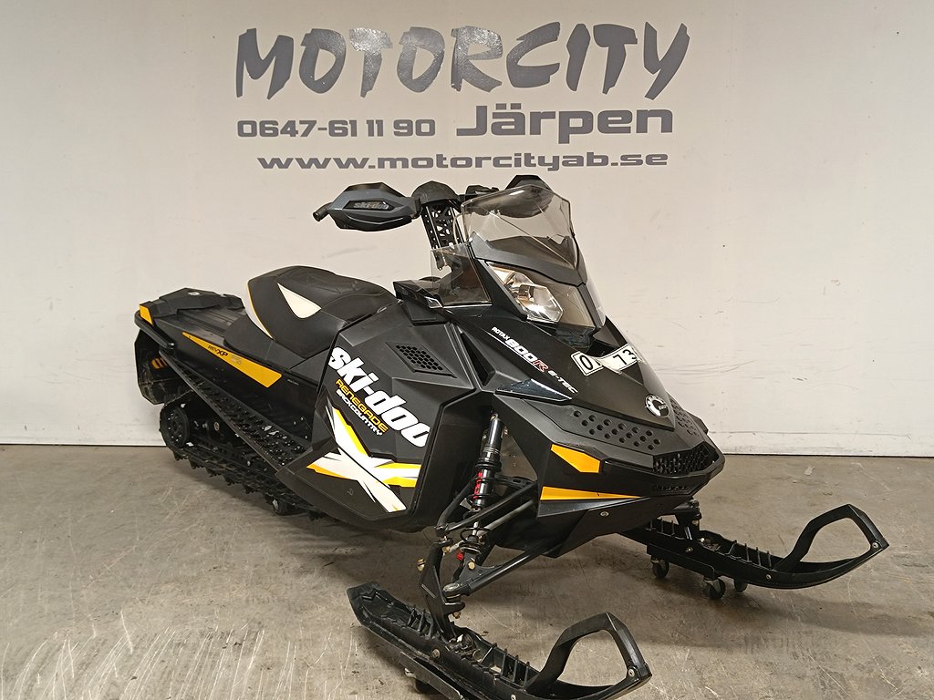 Ski-Doo Renegade Backxountry X 800 E-tec