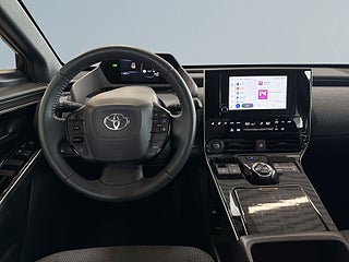 Toyota bZ4X 71.4 kWh Active S&V-hjul Backkamera Cockpit Navi MOMS – bild 8