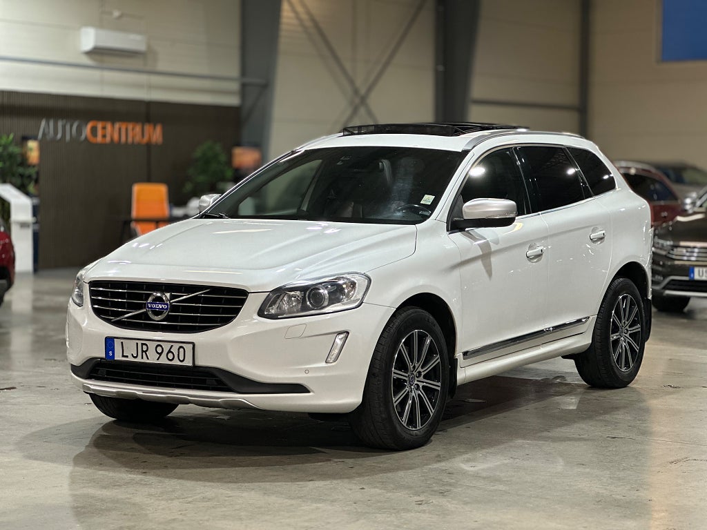 Volvo XC60 D4 AWD Summum Pano B-Kamera Drag 181hk