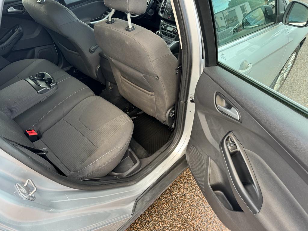 Ford Focus Kombi 1.0 EcoBoost Euro 5 2013, kuva 3/45