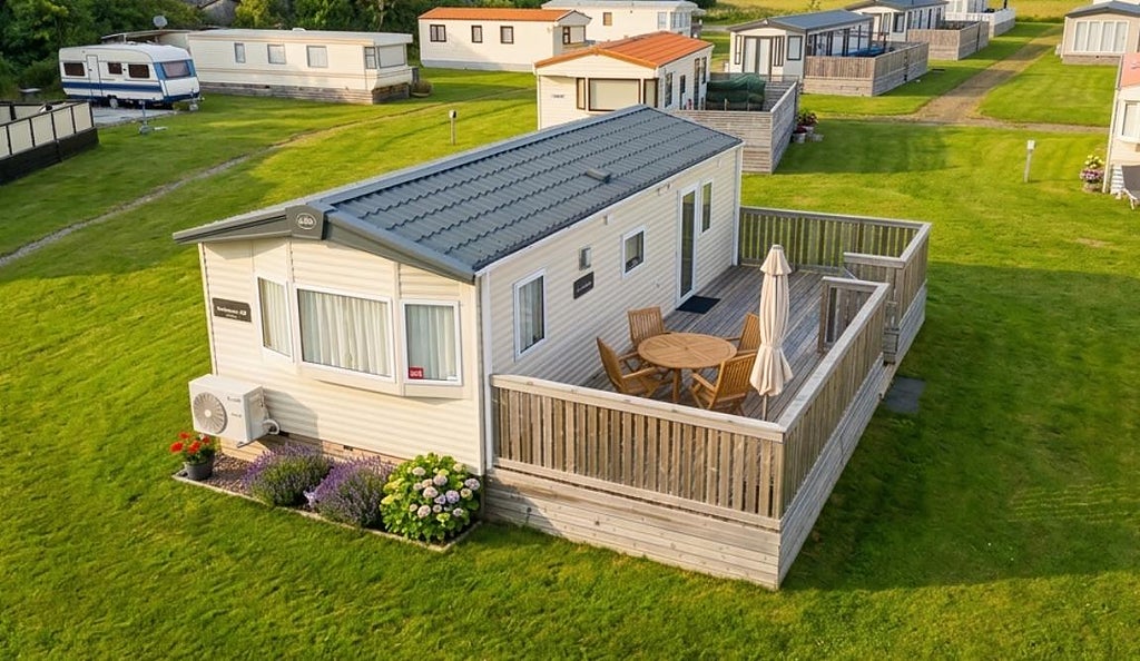 ABI Siviks camping Plats 562 – Populära Westcoast 32 i fint skick 