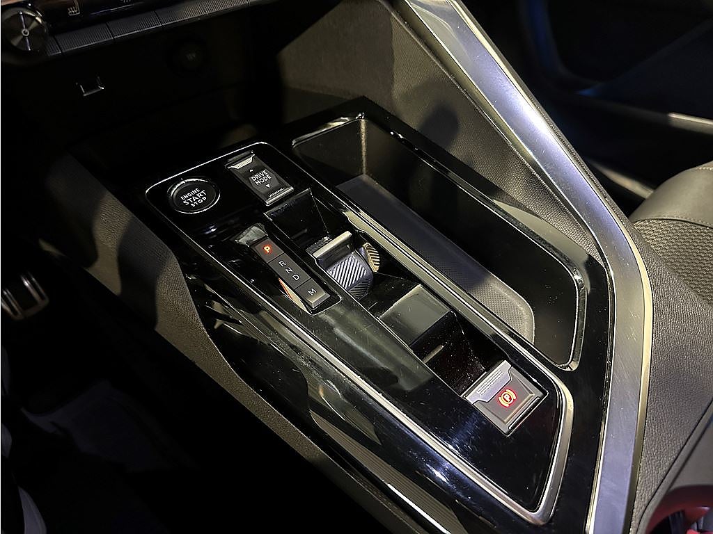 Bild på Peugeot 3008 GT 1.2 PT 130hk Aut - B-KAMERA, CARPLAY