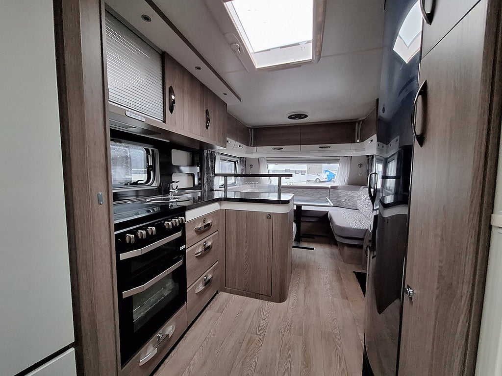 Hobby Prestige 660 WFC Dubbelbädd, Dusch, Kampanjprodukt!