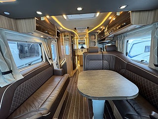 Husbil-integrerad Knaus Sun i 900 LX 177HK AUT Queensbed & exklusivt badrum! 5 av 28