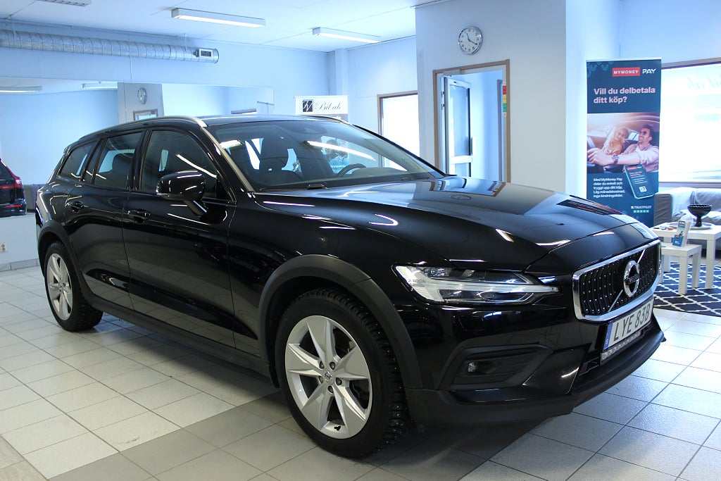 Volvo V60 Cross Country B4 AWD  Kamera/Värmare/Drag