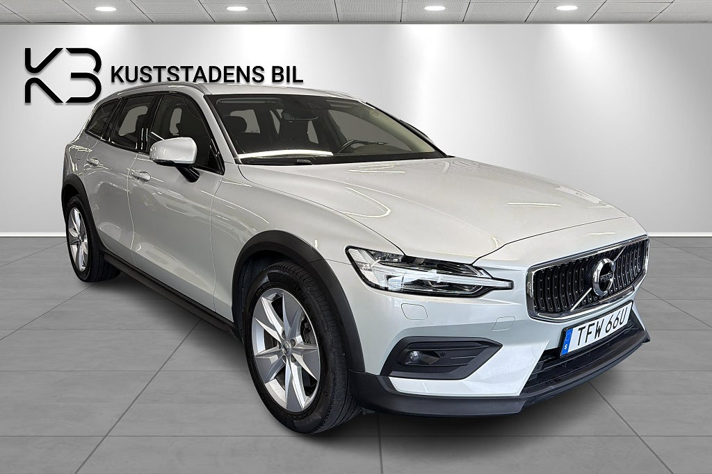 Volvo V60 Cross Country D4 AWD Advanced SE II Kamera / H&K / Värmare / SoV-hjul