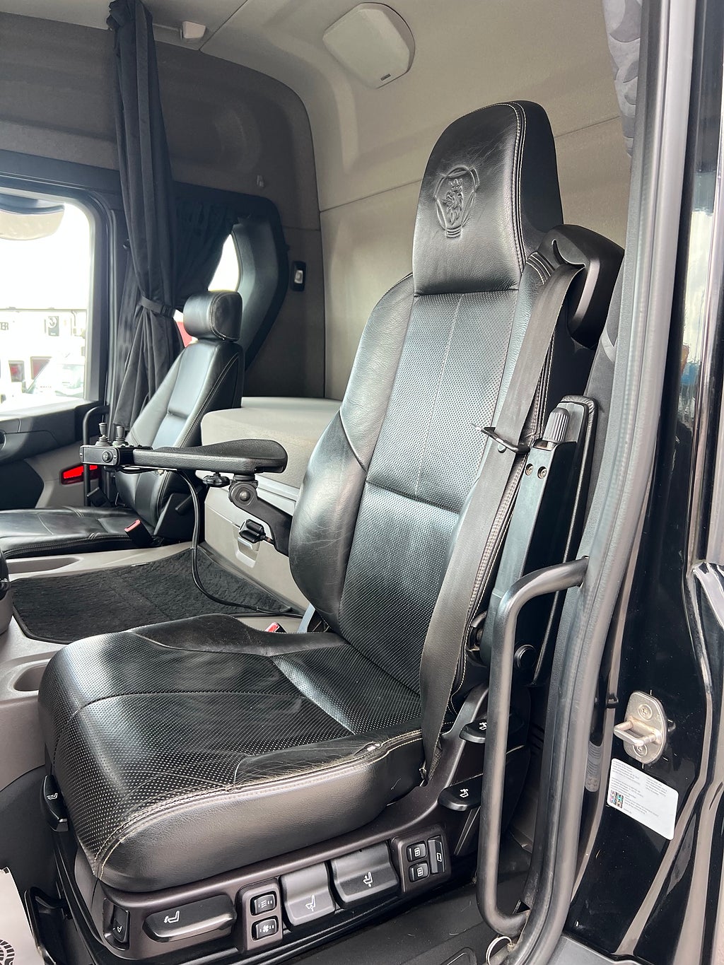 Scania G450 6x2*4 XT Lastväxlare, Fullt Plogutrustad