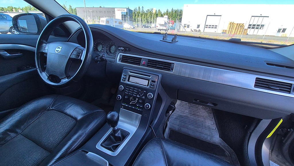 VOLVO V70 2.0 ETHANOL 146CH MOMENTUM