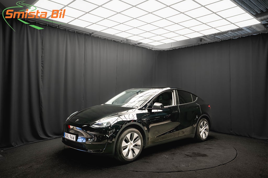 Tesla Model Y Standard Range DRAG PANO MOMS LÄDER BATTERITESTAD