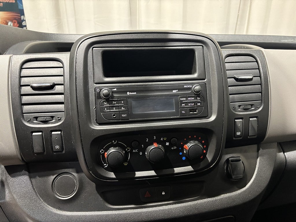 Renault trafic Skåpbil 2.7t 1.6 dCi Drag 1 ägare