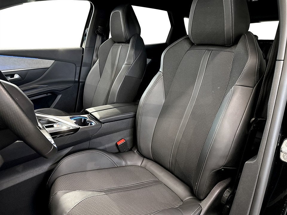 Bild på Peugeot 3008 GT Black Pack 1.2 PT 130hk Aut - B-KAMERA, CARPLAY
