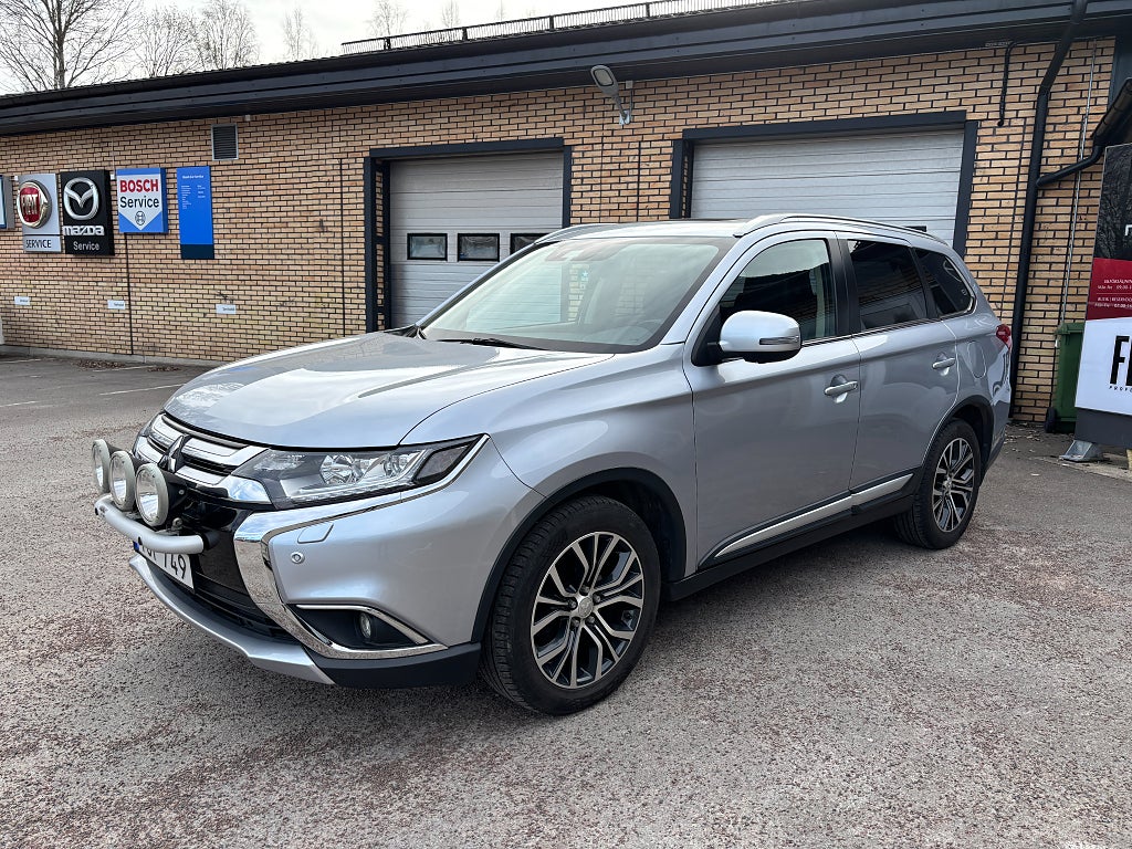 Mitsubishi Outlander Business 2.2 Di-D 4WD 150hk AT6 | Frontbåge | V-Hjul 