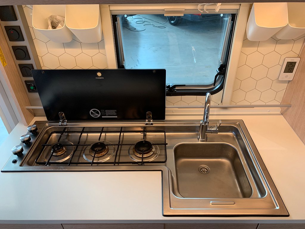 Adria Aviva 563 PT / Barnkammare / 1500kg / 7 bäddar / 3-vån - Adria