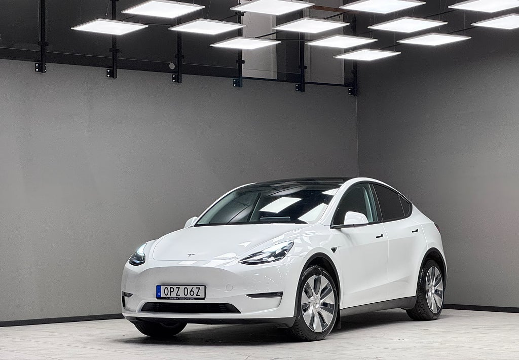 Tesla Model Y Long Range AWD /Värmepump/ KAMPANJ 3,99%