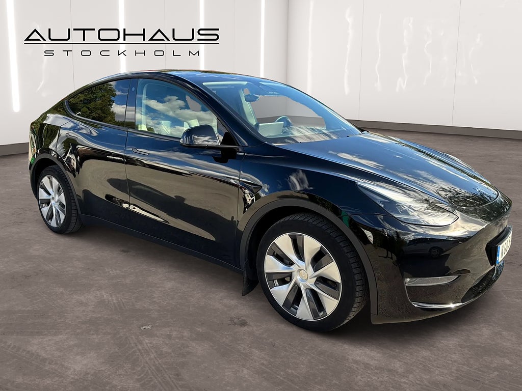 Tesla Model Y Long Range AWD 514hk Autopilot Dragkrok Panorama