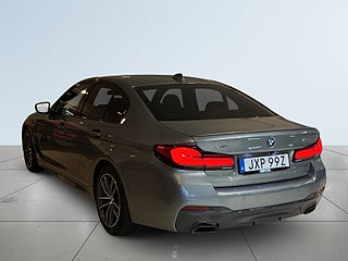 BMW 530e xDrive Sedan M Sport MOMS Drag Pvärme B-kamera S&V-däck – bild 5
