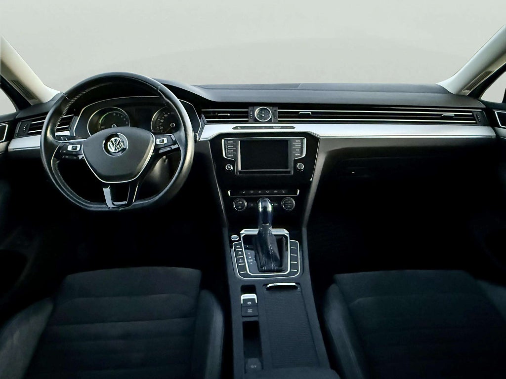 Volkswagen Passat Variant GTE 1.4 TSI ACT Nybesiktigad Kamrem bytt - miniatyr 10