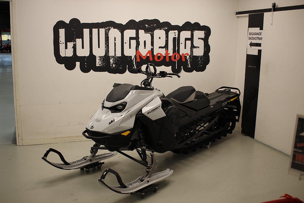 Ski-Doo Summit Adrenaline 600R E-tec 154" 2026 *KÖP NU 
