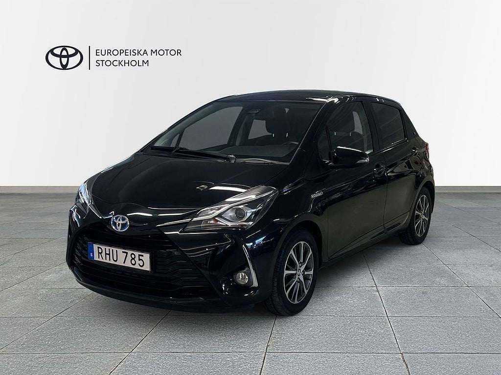 Toyota Yaris Hybrid Y20 / V-hjul / backkamera
