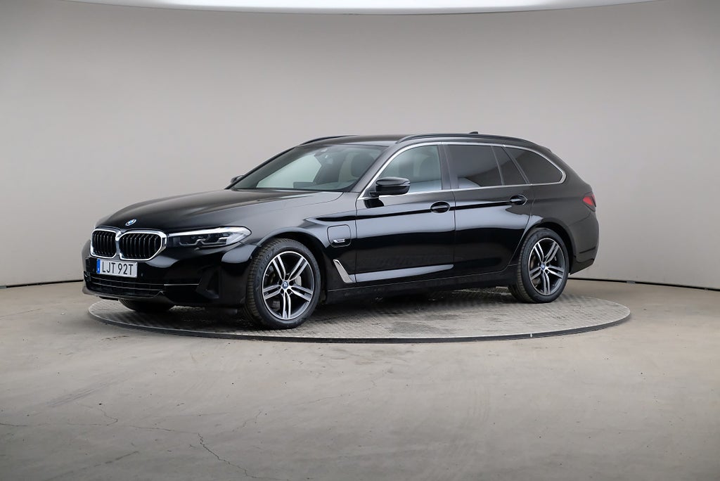 BMW 530e 5 292hk xDrive Connected Edt Läder