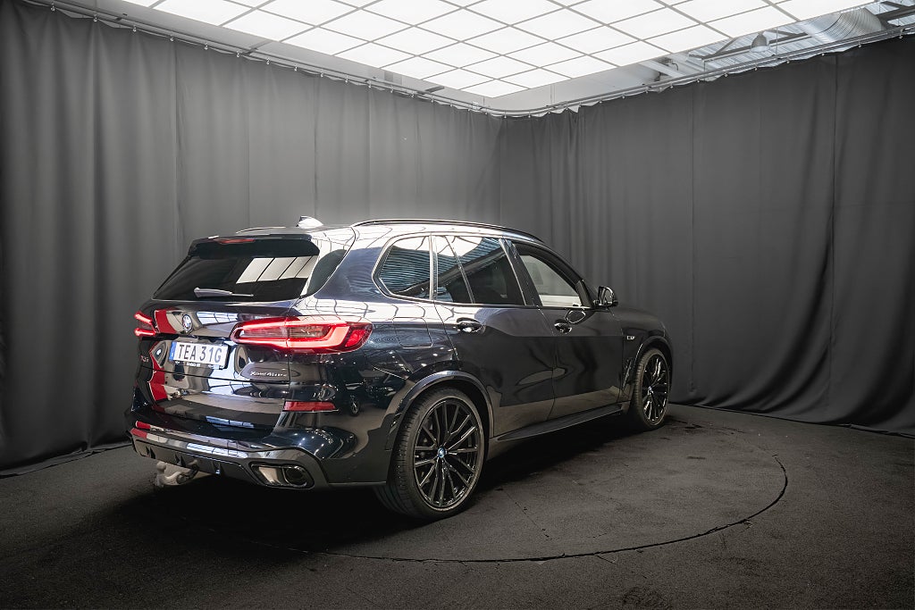 BMW X5 xDrive45e M Sport PANO LASER LUFT 22'' DRAG HUD H/K