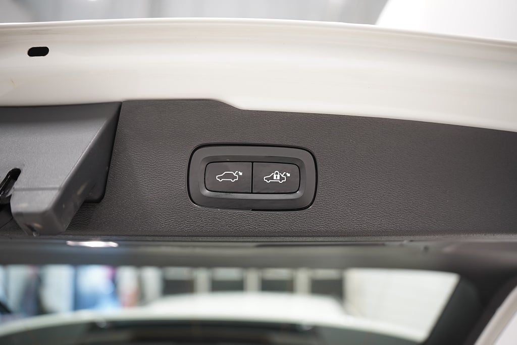 Volvo V60 D3 Geartronic 150hk R-Design D-värmare VOC Skinn