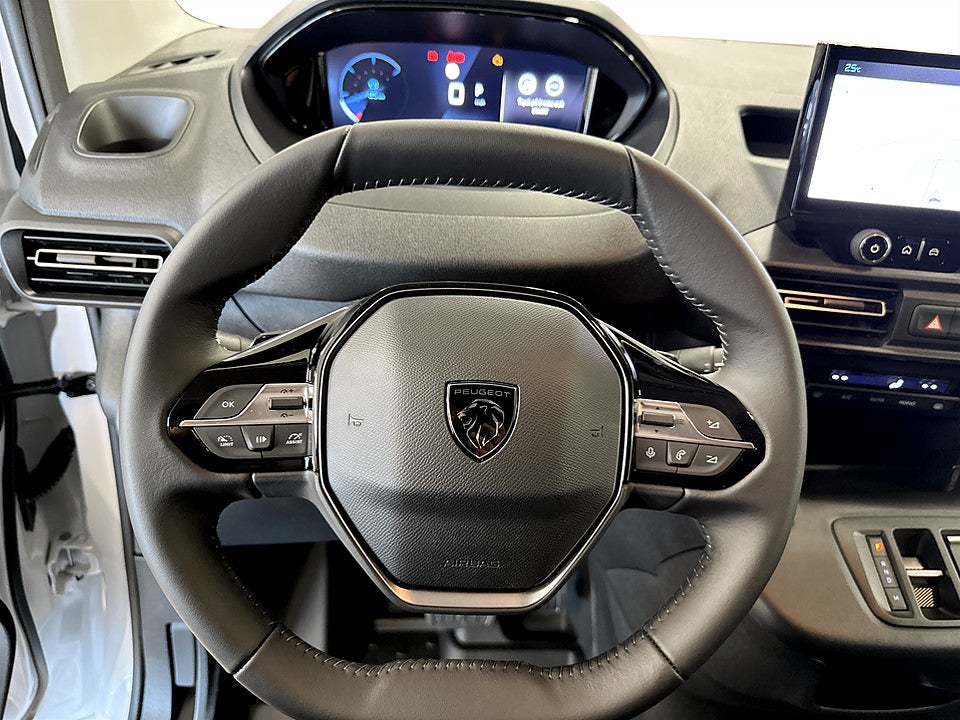 Bild på Peugeot Partner Plus+ 130hk Aut L2 - OMGÅENDE LEVERANS!