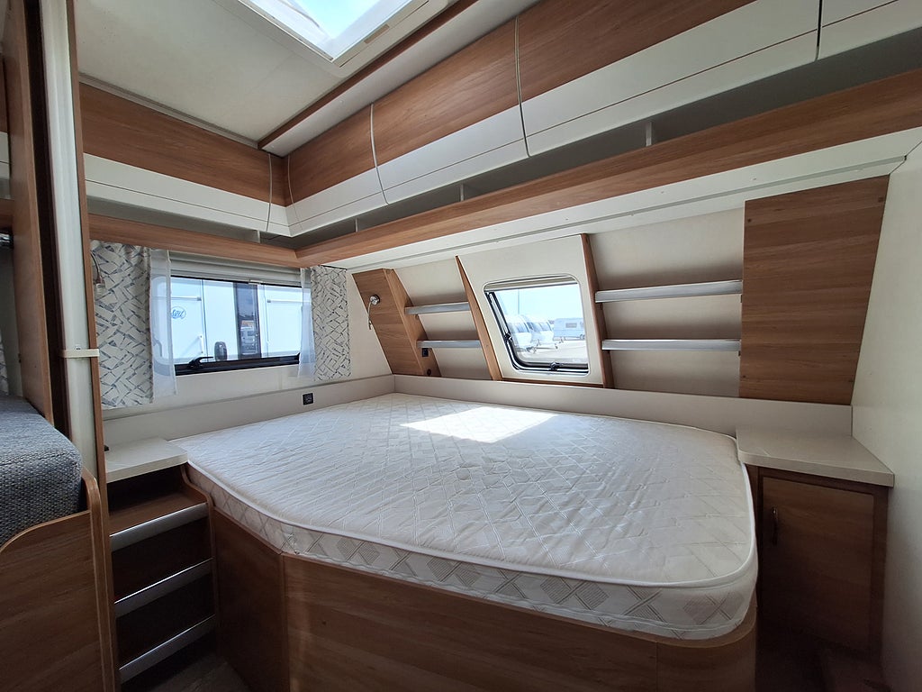Hobby De Luxe 545 KMF Barnkammare, AC, Mover, Nytt Tält