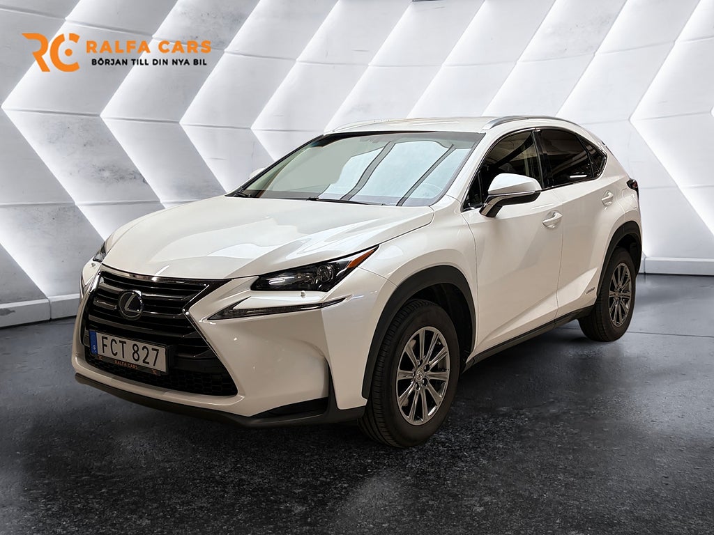 Lexus NX 300h AWD 2.5 AWD E-CVT Läder Backkamera Keyless