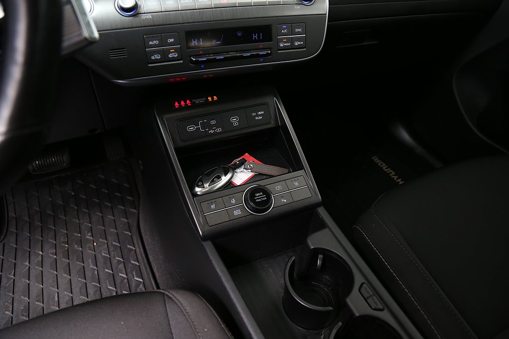 Hyundai Kona 1,0 T-GDI 120hk Essential Aut Navi CarPlay Dragkrok