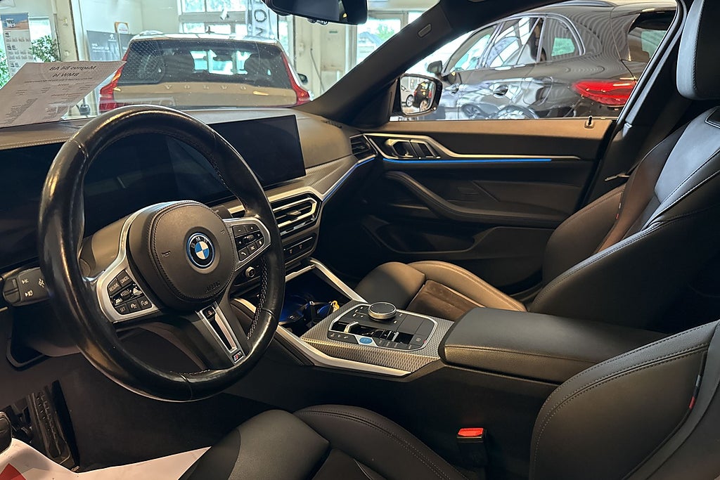 BMW i4 M50 xDrive Gran Coupé M Sport Drag Sov Hjul Kamera Moms miniatyr 5