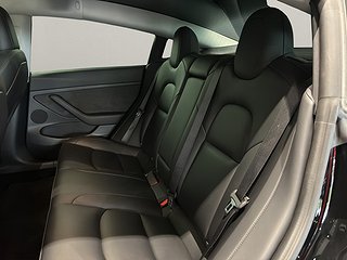 Sedan Tesla Model 3 10 av 12