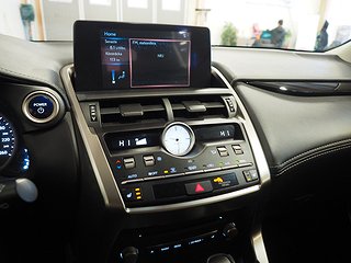 SUV Lexus NX 22 av 24