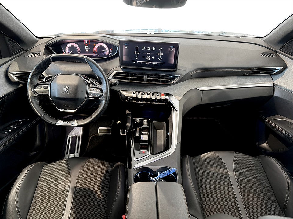 Bild på Peugeot 5008 GT 1.2 PT 130hk Aut 7-SITS B-KAMERA CARPLAY