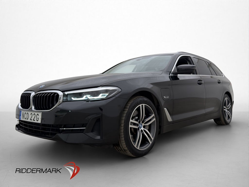 BMW 530 e xDrive Ladd-Hybrid MOMS Cockpit Drag Kamera Navi