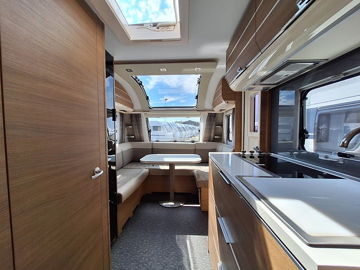 Adria Adora 502 UL Långbädd, 1 Ägare, Nytt Tält