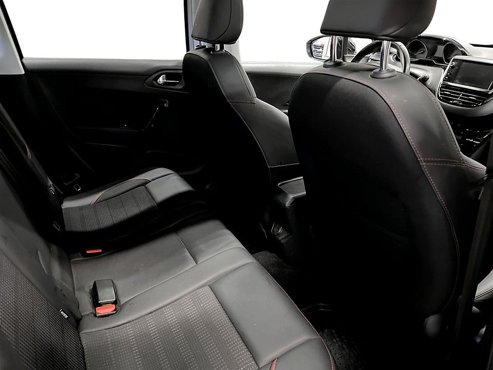 Bild på Peugeot 2008 GT 1.2 PT 110hk Aut - B-KAMERA,PANO,DRAG