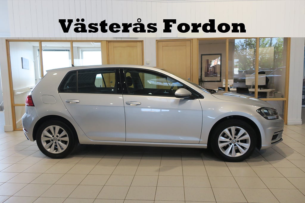 Volkswagen Golf 1.0 TSI 110hk P-Sensorer Carplay Adaptiv Farthållare