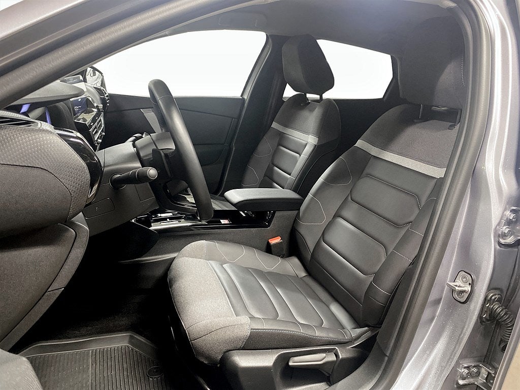 Bild på Citroën C4 Shine 1.2 PT 130hk Aut - B-KAMERA, CARPLAY